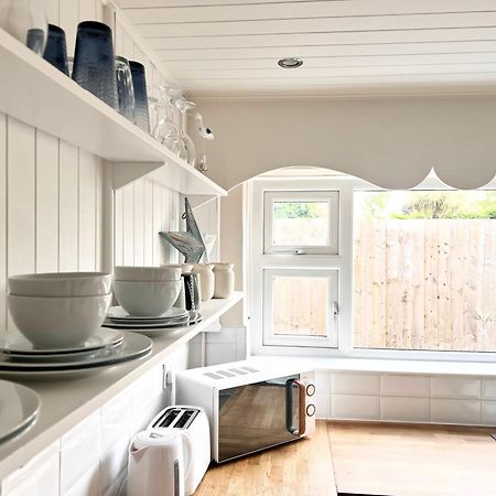 Cosy Cottage In Mersea - Walking Distance To Beach And Town West Mersea Ngoại thất bức ảnh